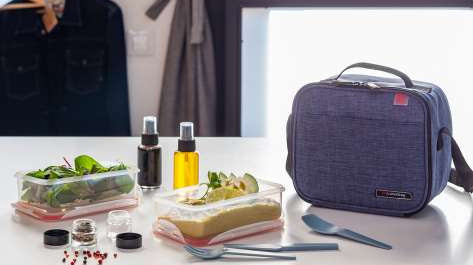 HUMMUS Z AWOKADO NA LUNCH