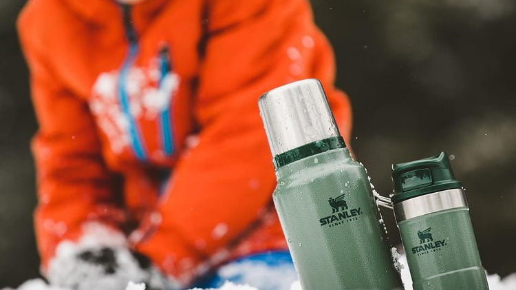 Termos czy kubek termiczny? Co jest lepsze?