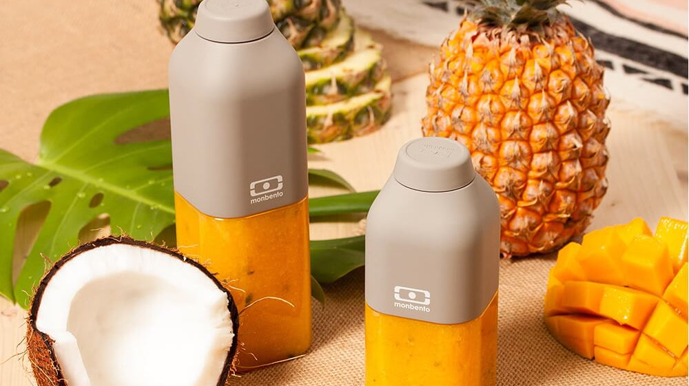 Butelka z tritanu na koktajl owocowy lub warzywny