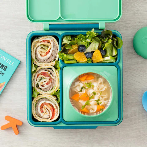 Omiebox lunchbox z termosem roladki z rostbefem