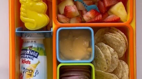 Omiebox nachosy z sosem serowym