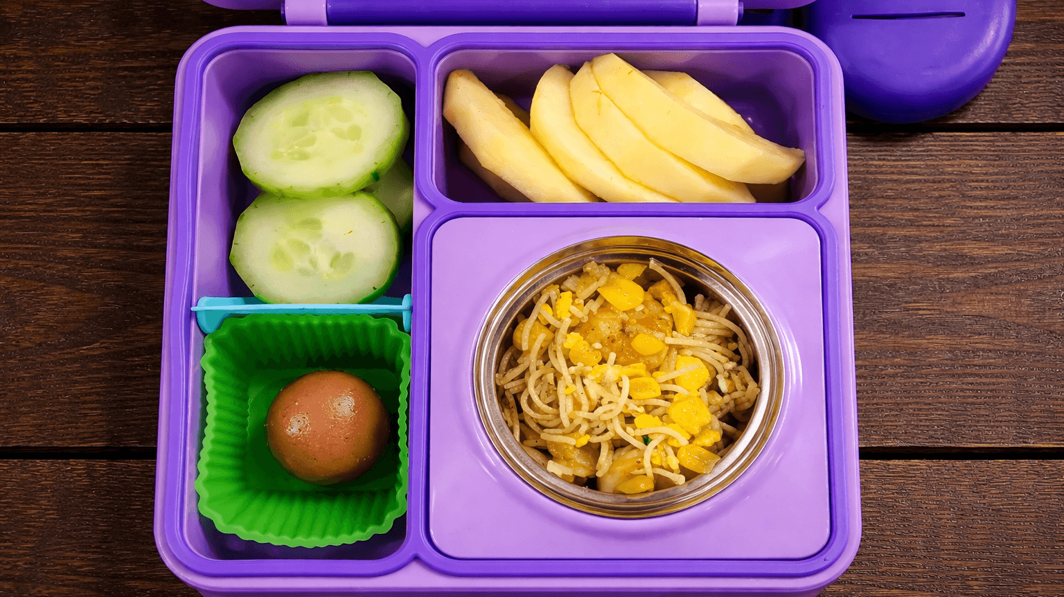Makaron z krewetkami i kukurydzą – szybki obiad do lunchboxa