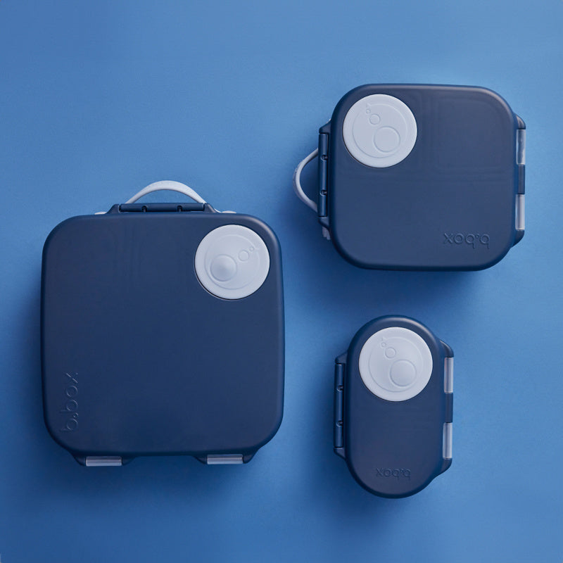 Mini lunchbox B.box – kompaktowy, szczelny i idealny na drugie śniadanie, kolor: granatowy
