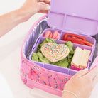 Silikonowe foremki MontiiCo Dusk – idealne do rozdzielania przekąsek w lunchboxie dziecka, na owoce, orzeszki, sery i inne przekąski, kolor: fioletowy