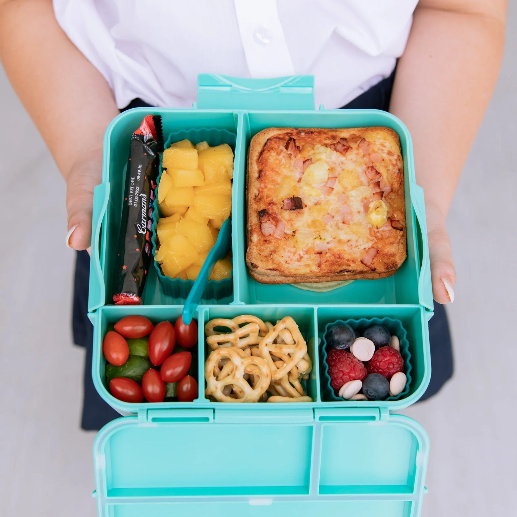 Silikonowe foremki MontiiCo Pine – idealne do rozdzielania przekąsek w lunchboxie dziecka, na owoce, orzeszki, sery i inne przekąski, kolor: zielony