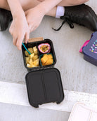 Silikonowe foremki MontiiCo Pine – idealne do rozdzielania przekąsek w lunchboxie dziecka, na owoce, orzeszki, sery i inne przekąski, kolor: zielony