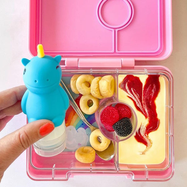 3 Mini butelki na sos Yumbox – kolorowe jednorożce, szczelne i łatwe w użyciu przez dzieci