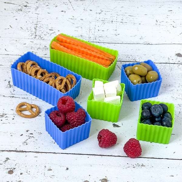 6 Foremek do lunchboxów Yumbox Green/Blue– idealne do rozdzielania przekąsek w lunchboxie, na owoce, orzeszki, sery i inne, kolor: niebieski/zielony