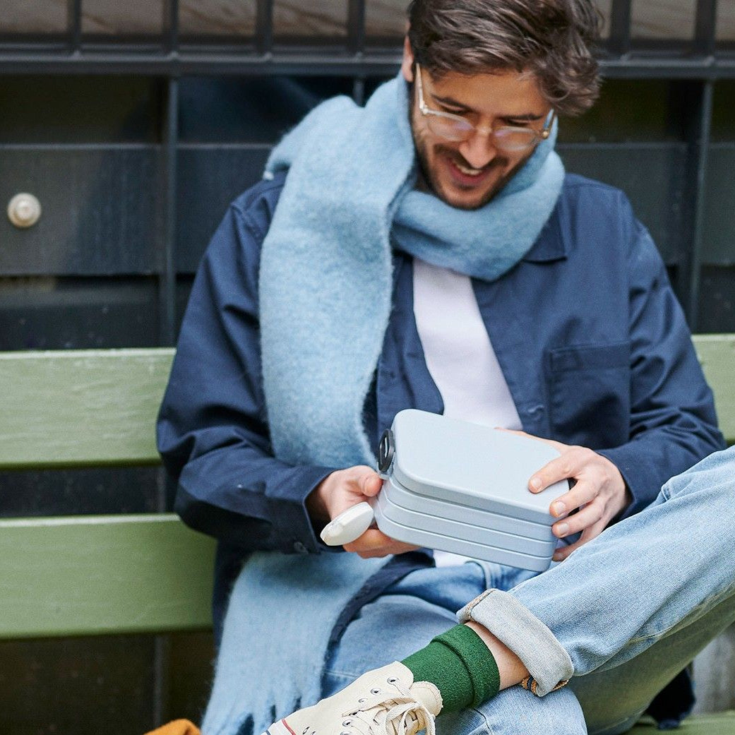 Bento box Take a Break Midi Mepal - zielony lunch box, na drugie śniadanie, z widelcem i przegródkami, wyprodukowano w Holandii