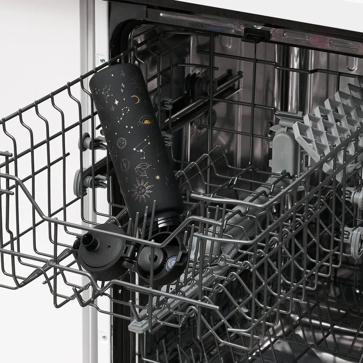 Bidon dla dzieci 500 ml Ion8 Celestial Universe – lekki, nietoksyczny, z ustnikiem i klapką, idealny do plecaka i samochodu