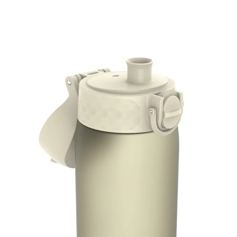 Kremowy matowy bidon ION8 Slim 500 ml w kolorze złamanej bieli