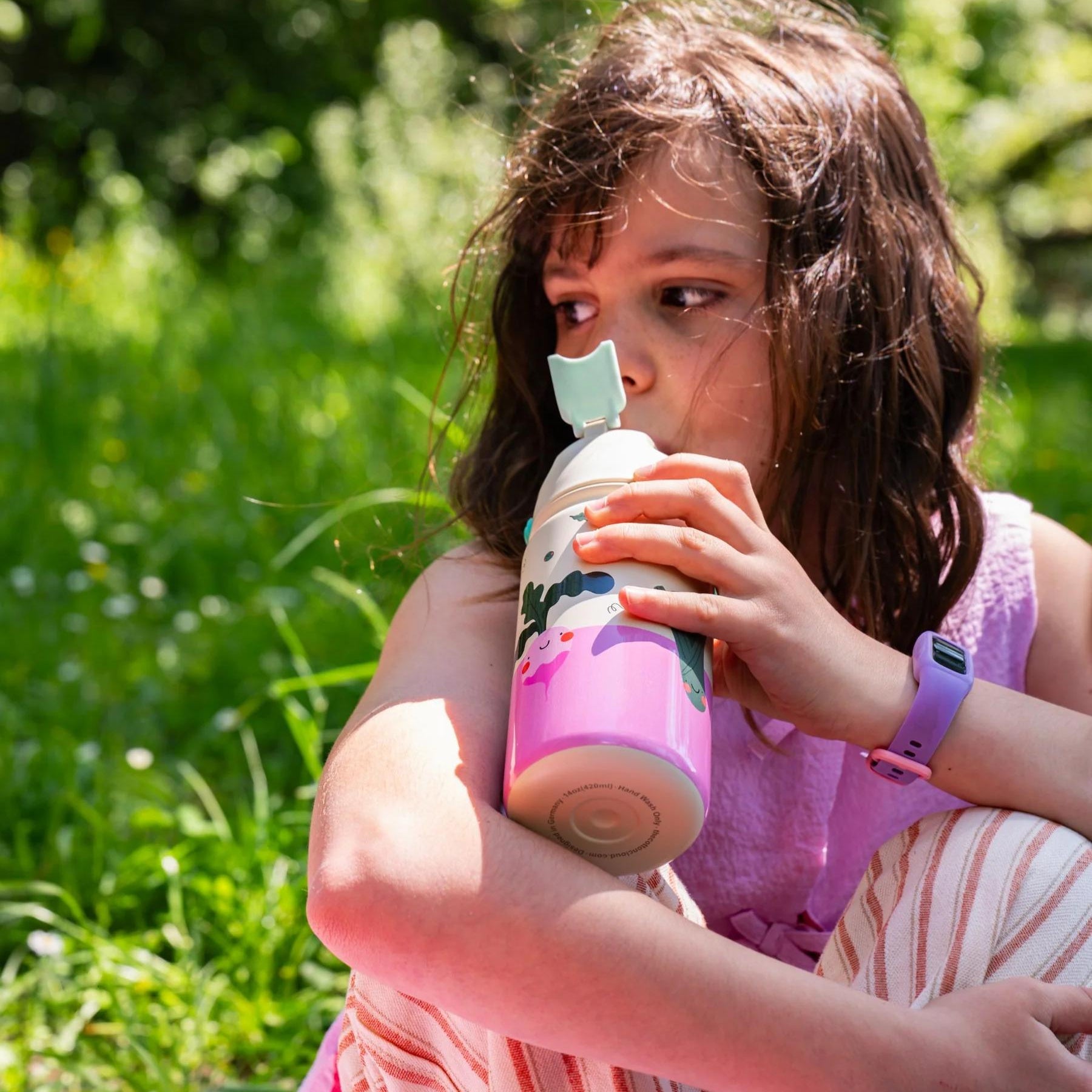 Bidon termiczny dla dzieci The Cotton Cloud – utrzymuje ciepło i zimno, z silikonową słomką i uchwytem, wzór: warzywa