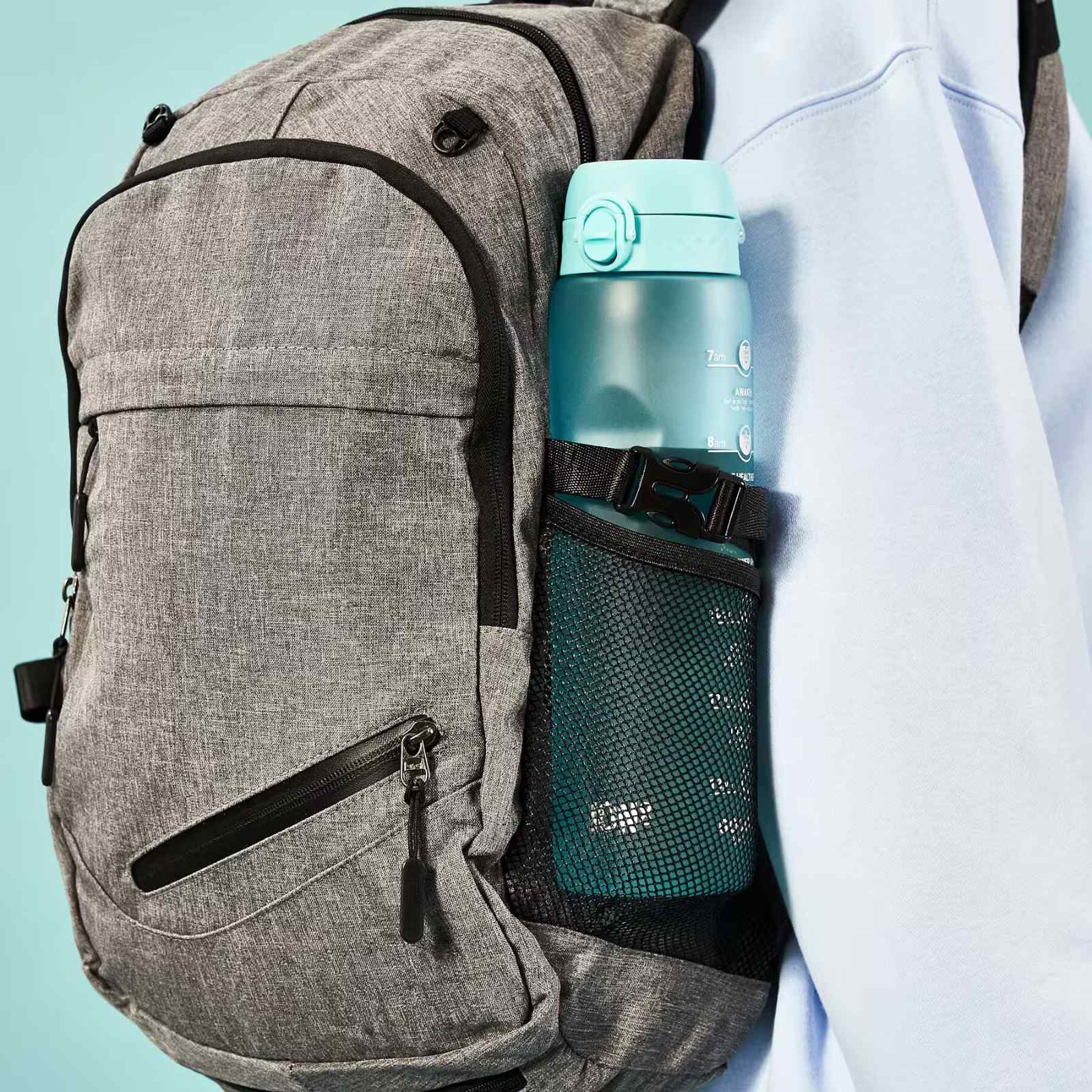 Bidon z miarką motywacyjną Ion8 Motivator Sonic Blue 1L – z miarką, otwierany jednym kliknięciem, szczelny i bez BPA. Kolor: niebieski