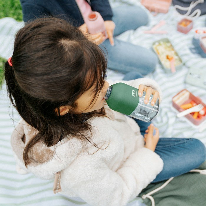 Monbento Positive S Forest Green – ultralekka butelka 350 ml z tritanu. Trwała, kompaktowa, bez BPA, idealna do torby czy plecaka, kolor: zielony