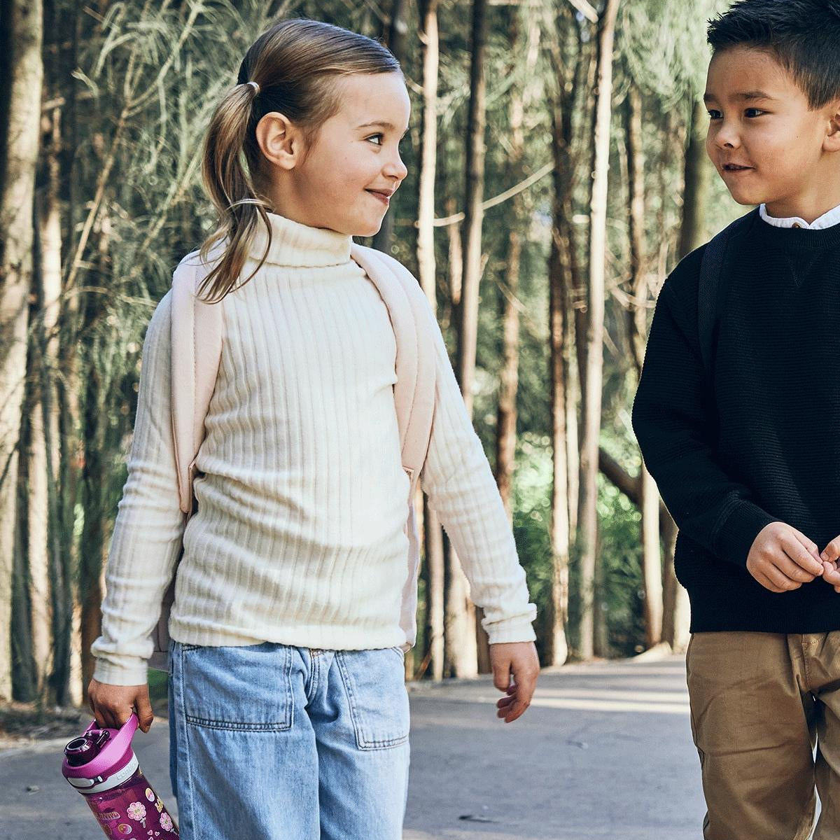 Contigo Jessie Grape Purple – bezpieczna butelka dla dziecka, szczelna i prosta w użyciu jedną ręką, kolor: fioletowy