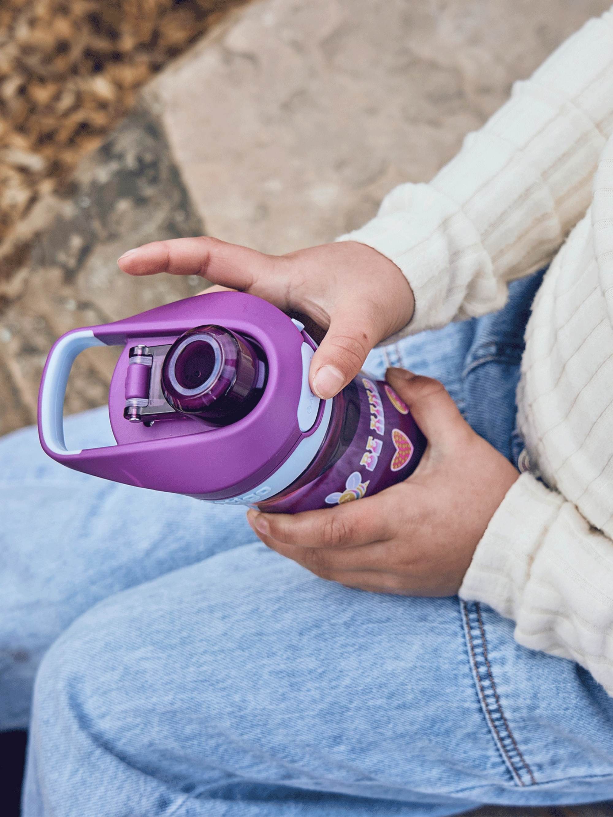 Contigo Jessie Grape Purple – bezpieczna butelka dla dziecka, szczelna i prosta w użyciu jedną ręką, kolor: fioletowy