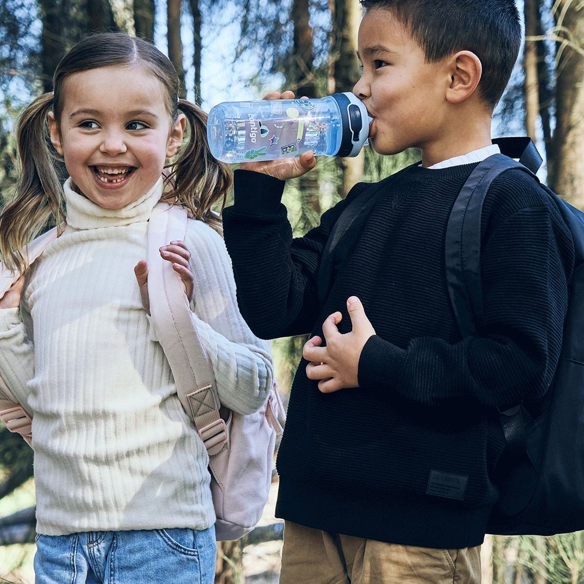 Contigo Jessie Periw School – bezpieczna butelka dla dziecka, szczelna i prosta w użyciu jedną ręką, kolor: niebieski