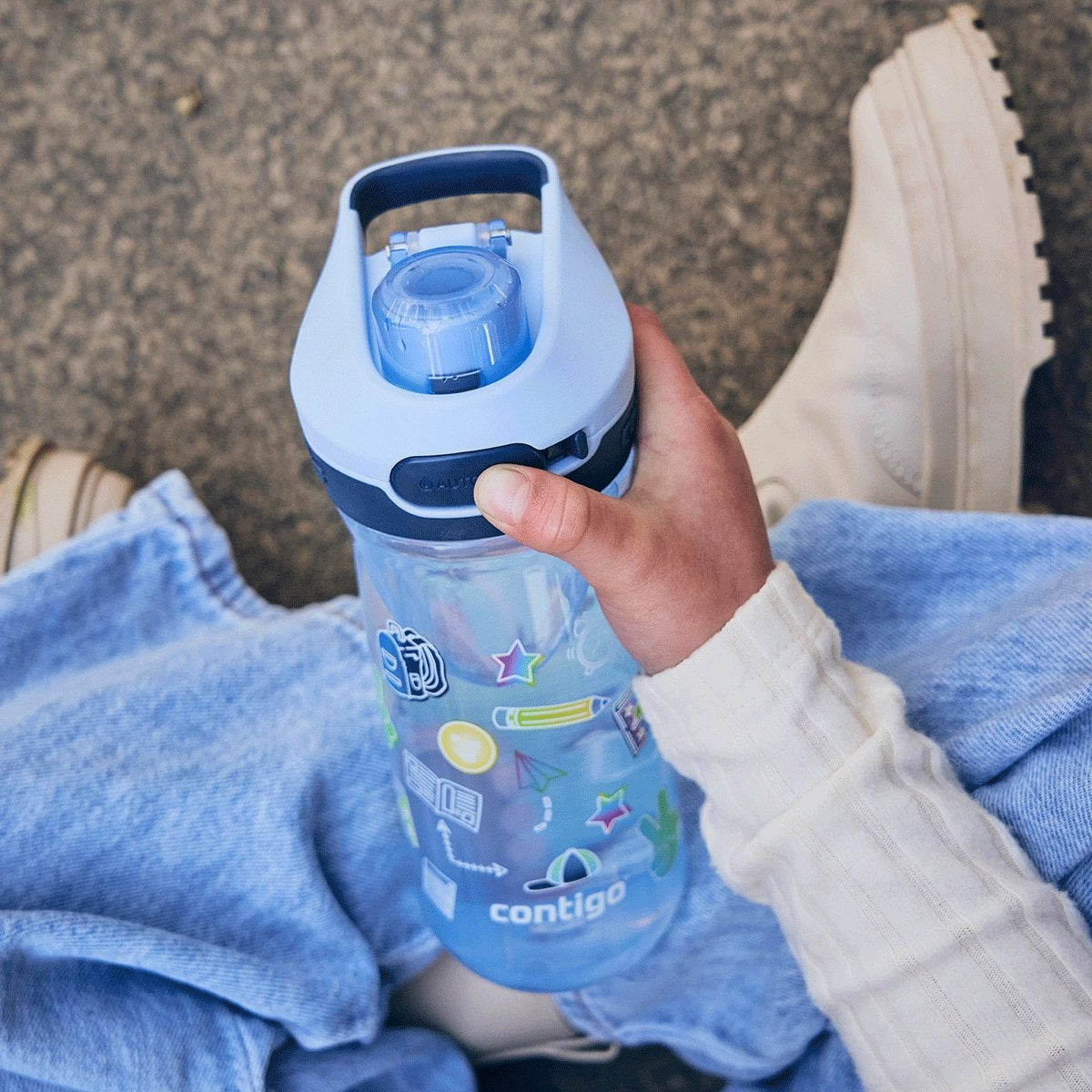 Contigo Jessie Periw School – bezpieczna butelka dla dziecka, szczelna i prosta w użyciu jedną ręką, kolor: niebieski