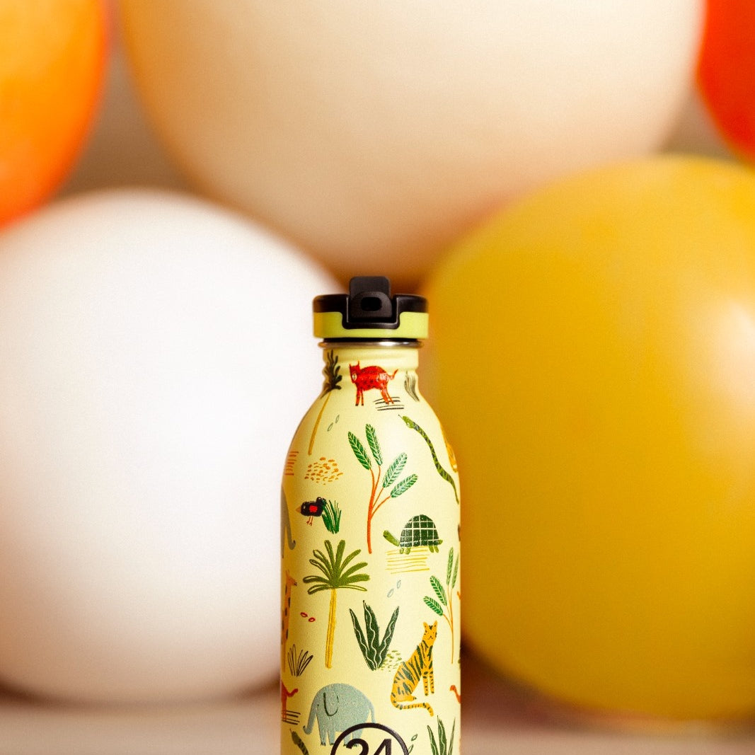 Butelka na wodę dla dzieci 24Bottles Jungle Friends – bezpieczna, lekka i szczelna butelka wielorazowa z matowym wykończeniem, wzór: dżungla