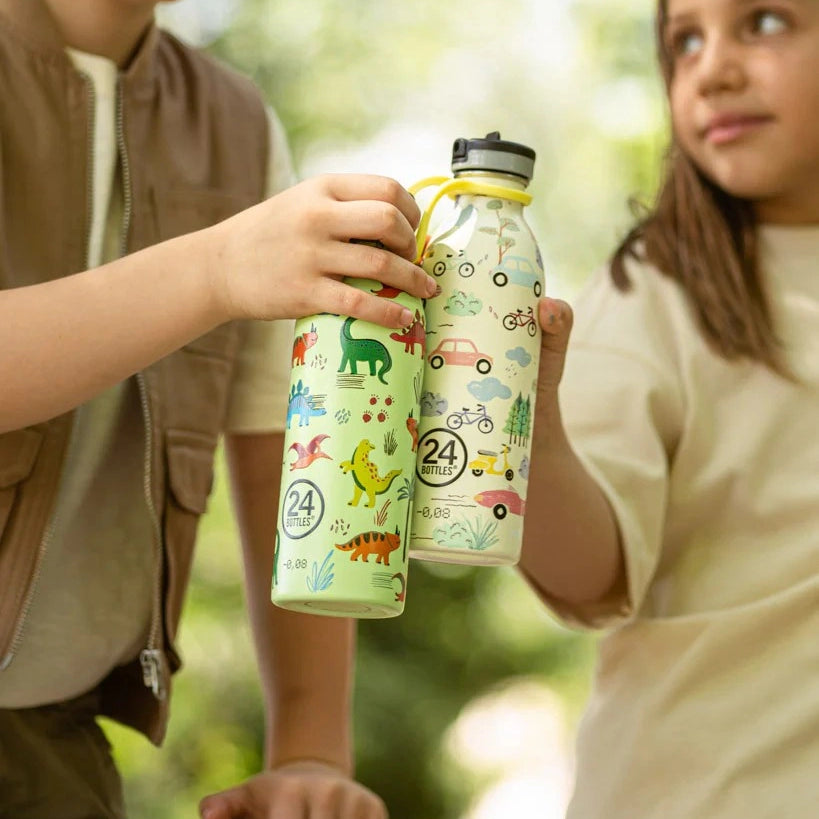 Butelka na wodę dla dzieci 24Bottles Jurassic Friends – bezpieczna, lekka i szczelna butelka wielorazowa z matowym wykończeniem, wzór: dinozaury