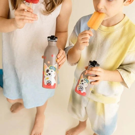 Butelka na wodę dla dzieci 24Bottles Lucky Dog – bezpieczna, lekka i szczelna butelka wielorazowa z matowym wykończeniem, wzór: pies