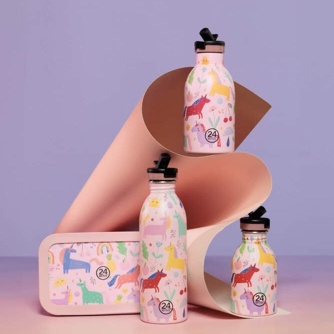 Butelka na wodę dla dzieci 24Bottles Magic Friends – bezpieczna, lekka i szczelna butelka wielorazowa z matowym wykończeniem, wzór: jednorożce