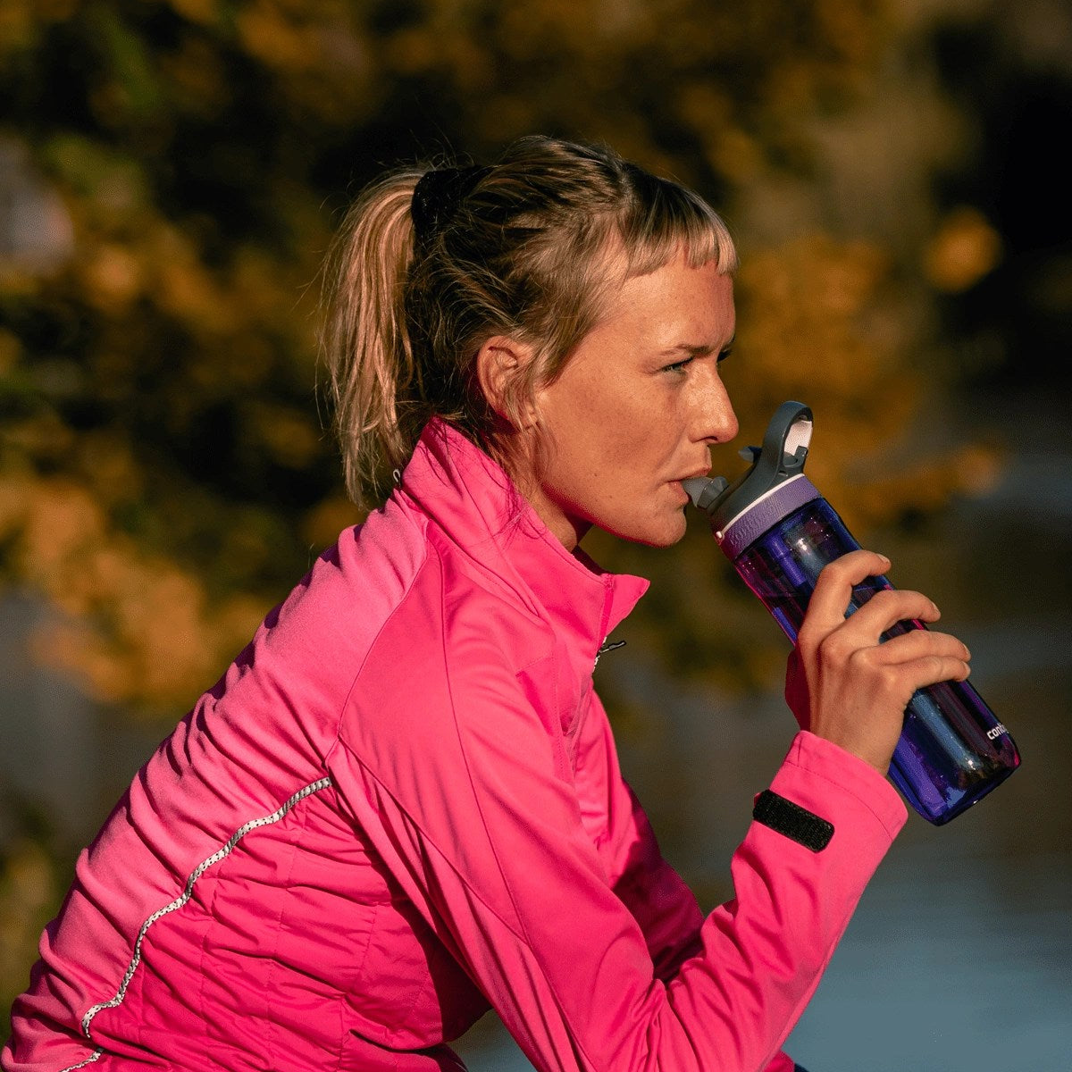 Contigo Ashland Grapevine – butelka z recyklingu, ze słomką i ustnikiem AutoSpout®, szczelna i bezpieczna, kolor: fioletowy