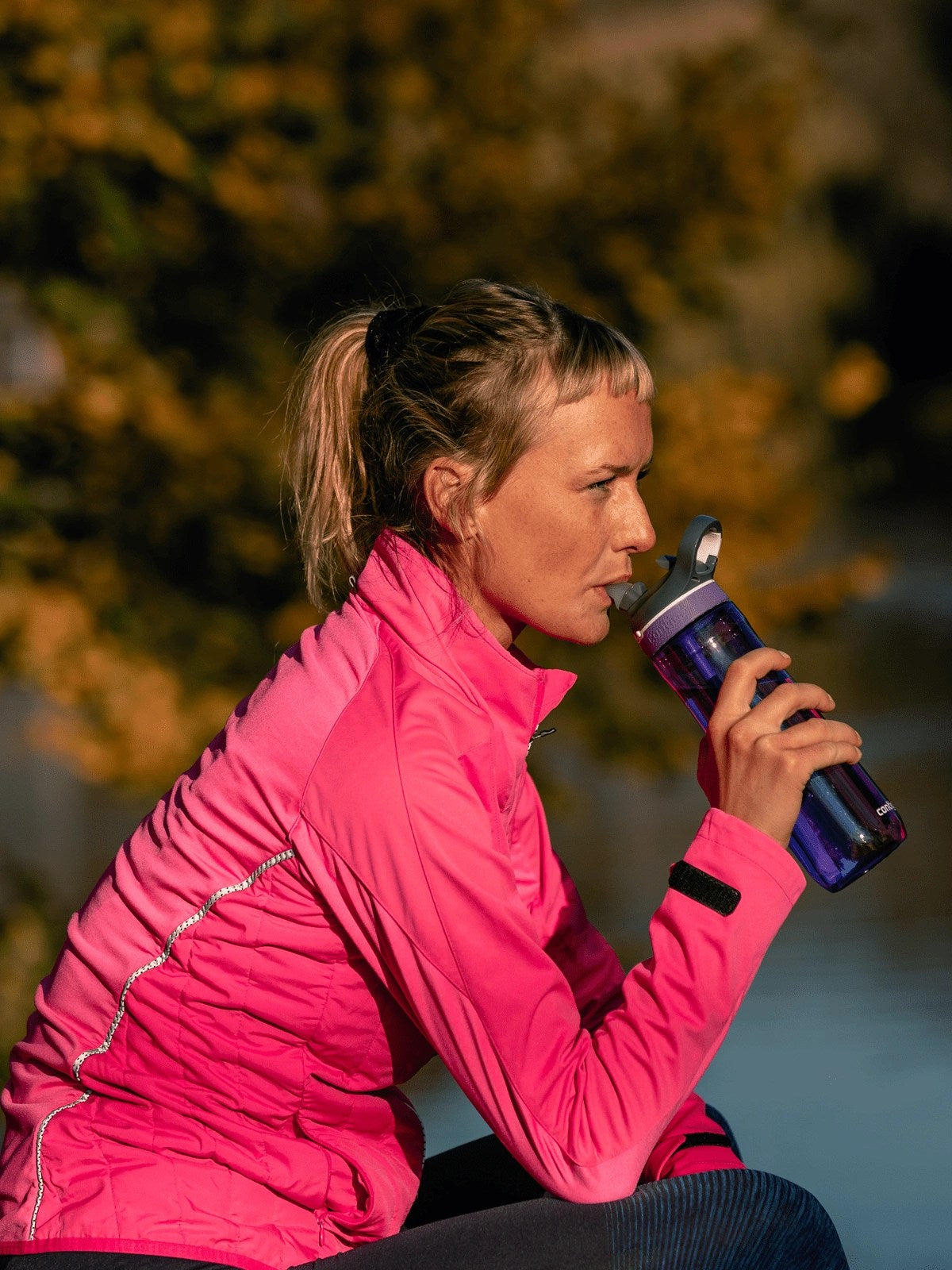 Contigo Ashland Grapevine – butelka z recyklingu, ze słomką i ustnikiem AutoSpout®, szczelna i bezpieczna, kolor: fioletowy