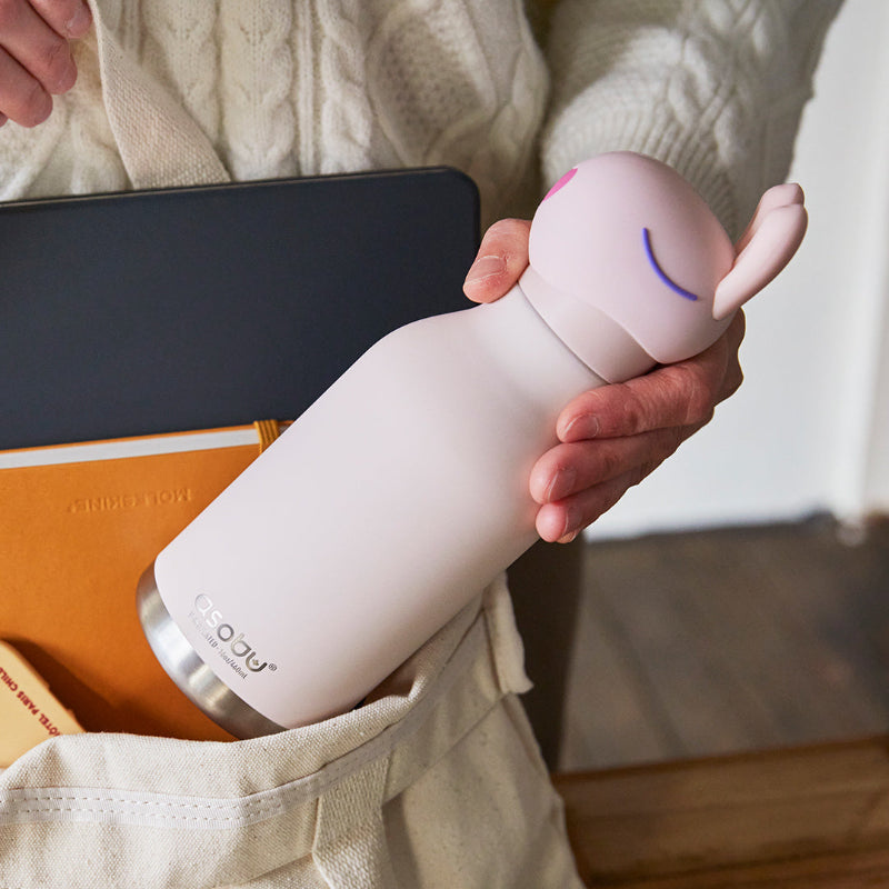 Asobu Bestie Bottle – różowa butelka termiczna 460 ml dla dzieci, uroczy wzór króliczka, słomka, stal nierdzewna, izolacja termiczna.