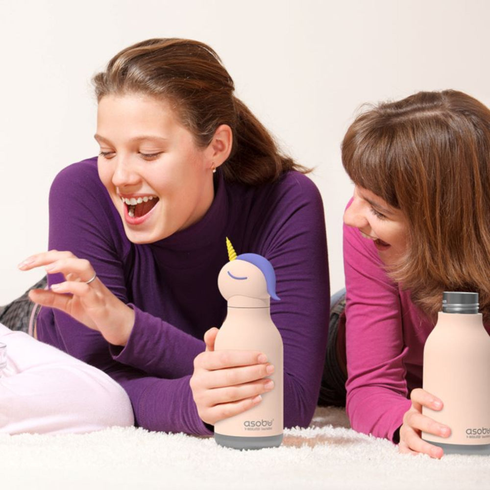 Asobu Bestie Bottle – różowa butelka termiczna 460 ml dla dzieci, uroczy wzór jednorożca, słomka, stal nierdzewna, izolacja termiczna.