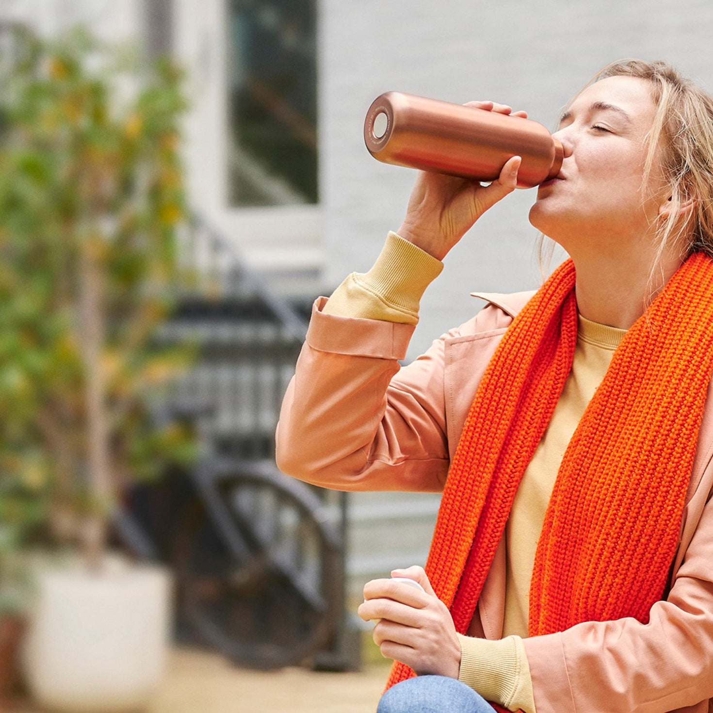 Butelka termiczna Mepal Ellipse 500 ml – szeroki wlew, szczelna, ergonomiczna, tytanowy kolor.