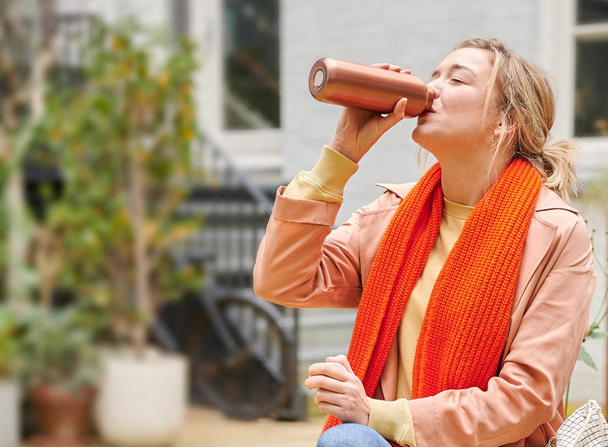 Butelka termiczna Mepal Ellipse 500 ml – szeroki wlew, szczelna, ergonomiczna, tytanowy kolor.