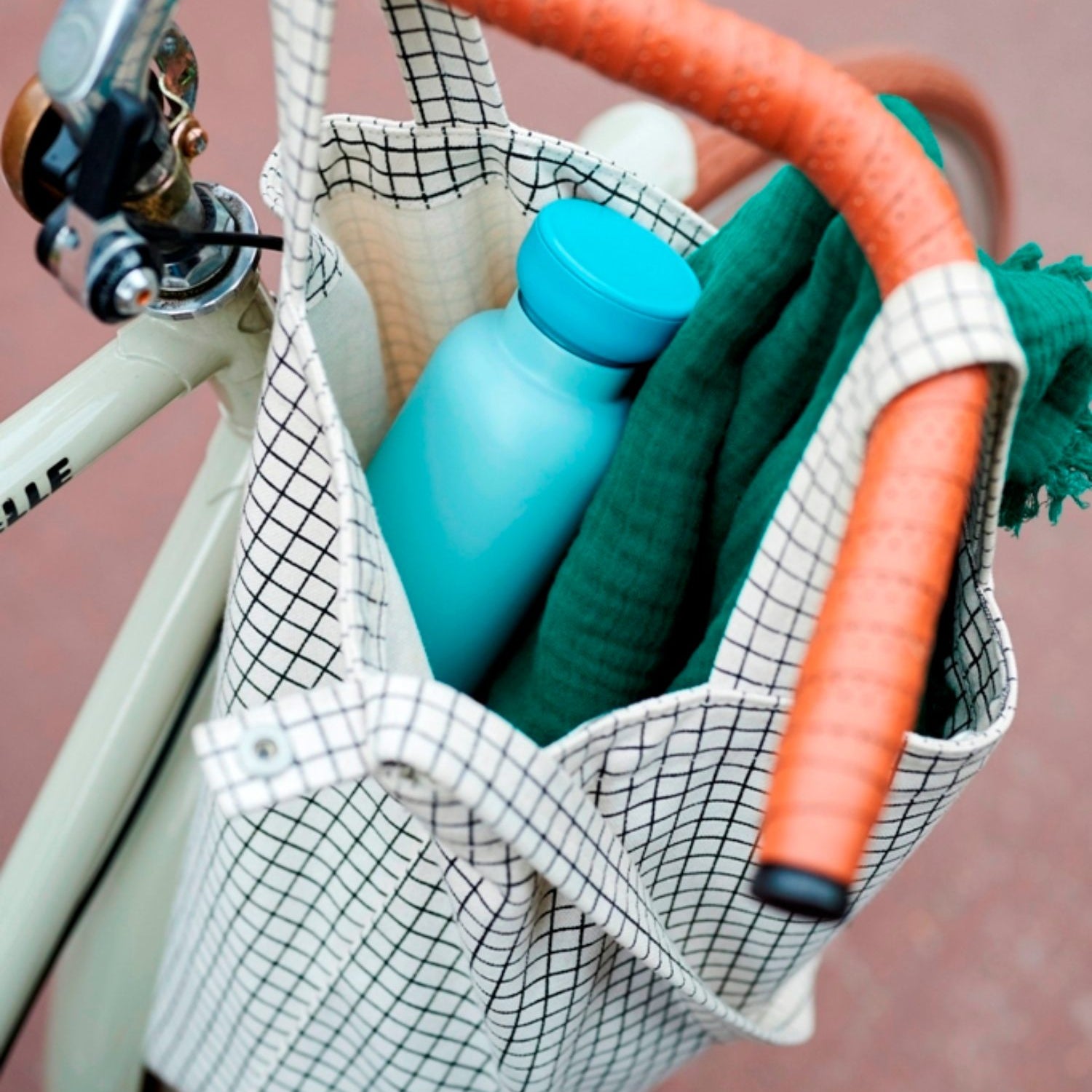 Butelka termiczna Mepal Ellipse 900 ml – szeroki wlew, szczelna, ergonomiczna, kolor: stal matowa