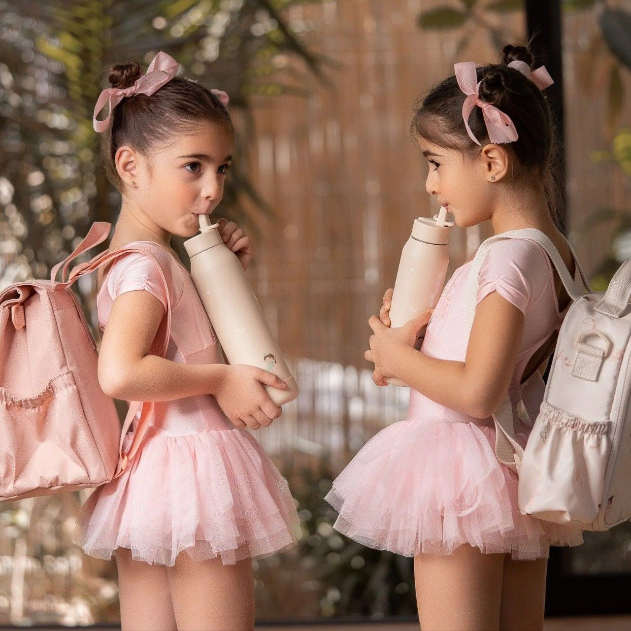 Citron beżowa butelka Ballerina 500 ml dziecięca, termiczna, stal nierdzewna, szczelna, z elastyczną słomką, wzór: baleriny