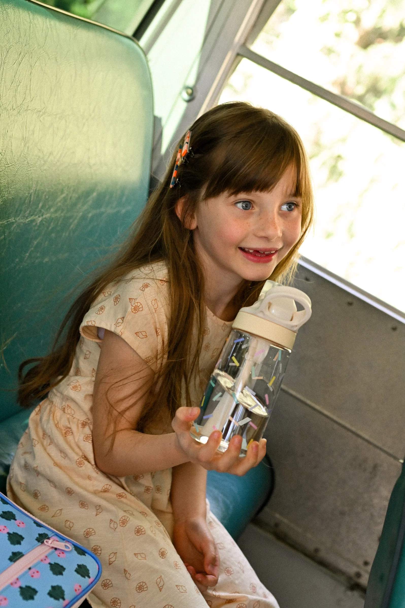 The Cotton Cloud Confetti 480 ml – bidon dla dzieci, odporny na upadki, lekki i wygodny w użyciu, wzór: konfetti