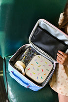 The Cotton Cloud Confetti 480 ml – bidon dla dzieci, odporny na upadki, lekki i wygodny w użyciu, wzór: konfetti