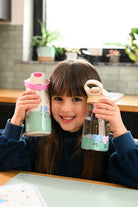 The Cotton Cloud Dancing Hearts 480 ml – bidon dla dzieci, odporny na upadki, lekki i wygodny w użyciu, wzór: serduszka