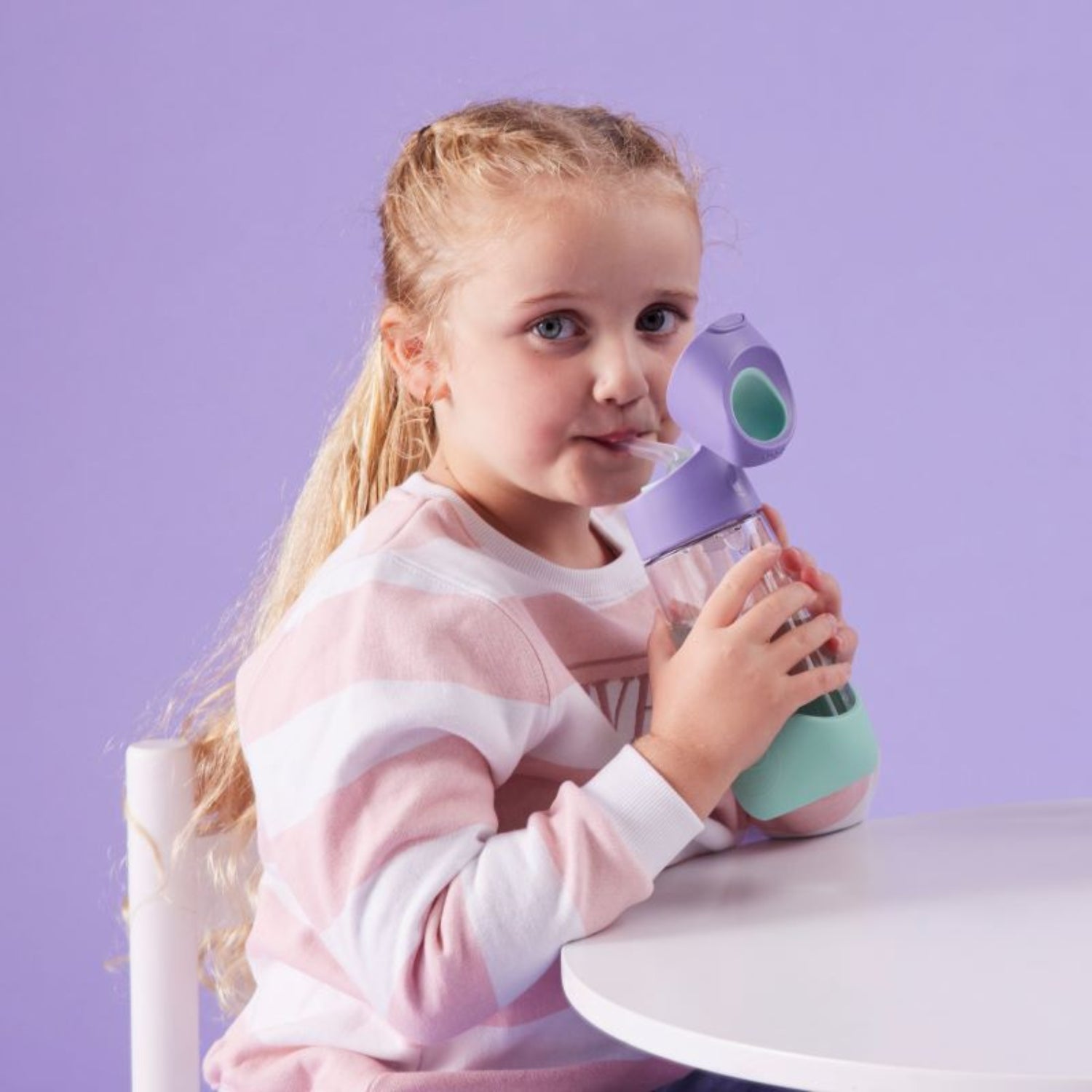 Butelka tritanowa ze słomką B.Box Blue Slate – szczelna, z silikonową słomką i zamknięciem na przycisk, kolor: niebieski