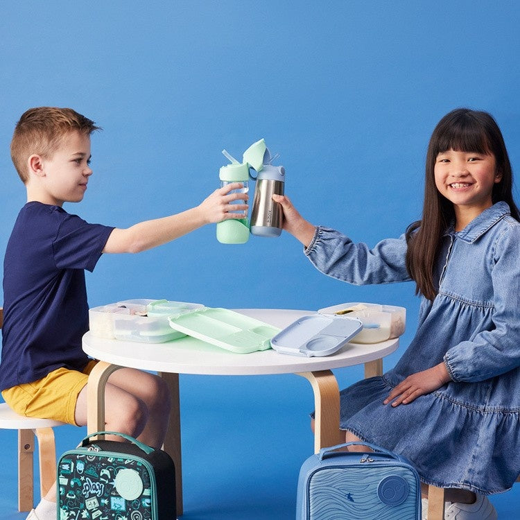 Butelka tritanowa ze słomką B.Box Spearmint – szczelna, z silikonową słomką i zamknięciem na przycisk, kolor: miętowy