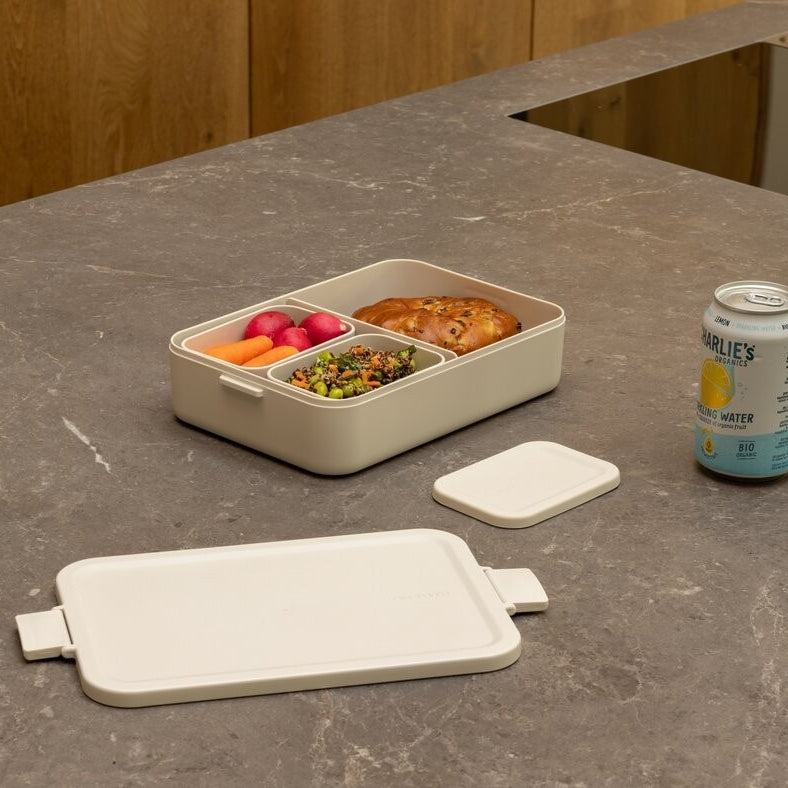 Lunchbox Brabantia Make & Take Soft Beige 2 L z przegródkami i dodatkowymi pojemnikami, szczelny, nadaje się do mikrofalówki, zamrażarki i zmywarki, ekologiczny, kolor: beżowy