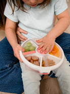 GoBe Large Snack Spinner – pojemnik na przekąski, interaktywny, szczelny i łatwy w obsłudze, kolor: coral pink