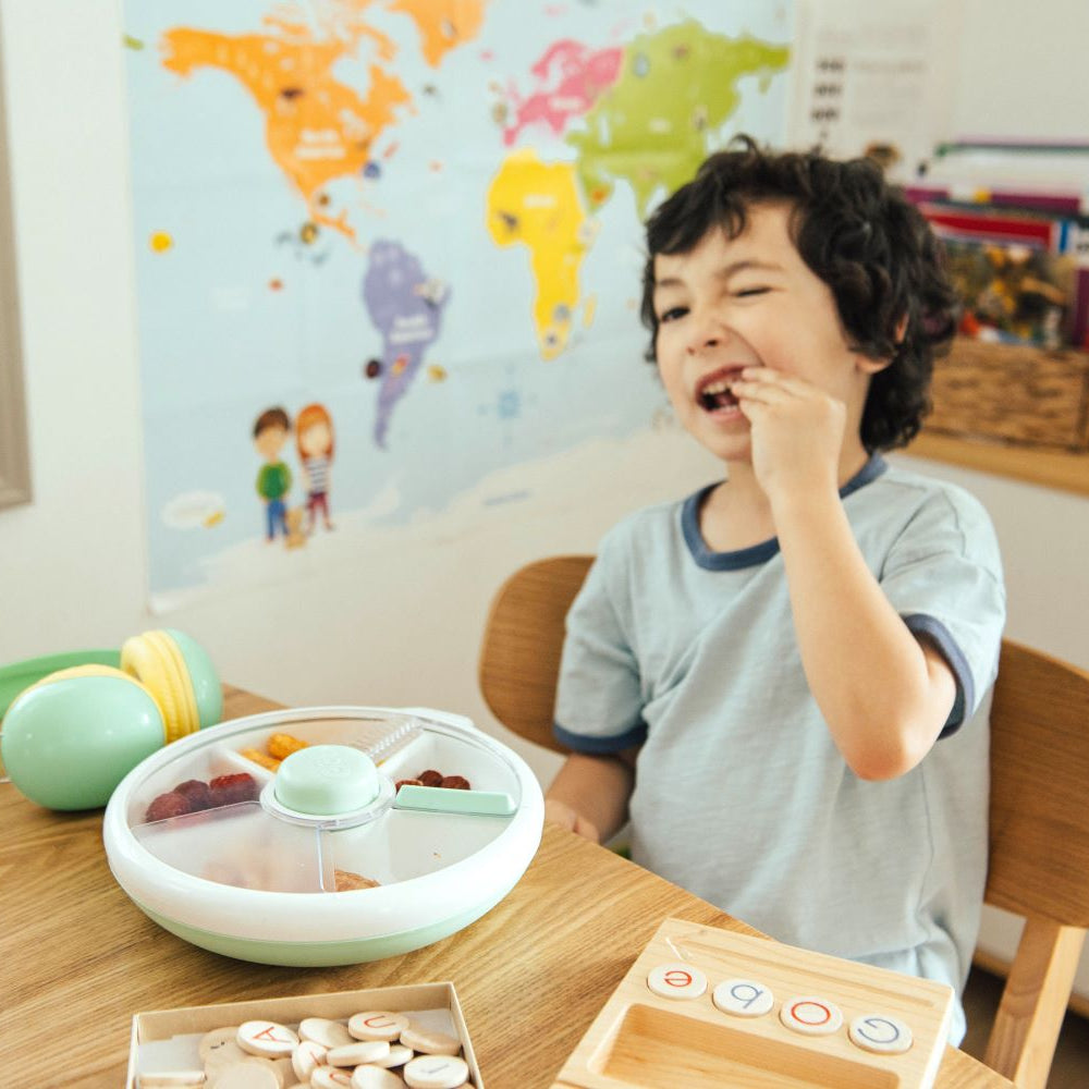 GoBe Large Snack Spinner – pojemnik na przekąski, interaktywny, szczelny i łatwy w obsłudze, kolor: mint green