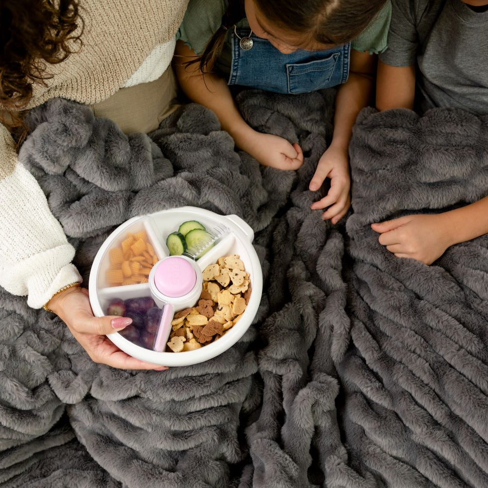 GoBe Large Snack Spinner – pojemnik na przekąski, interaktywny, szczelny i łatwy w obsłudze, kolor: taro purple