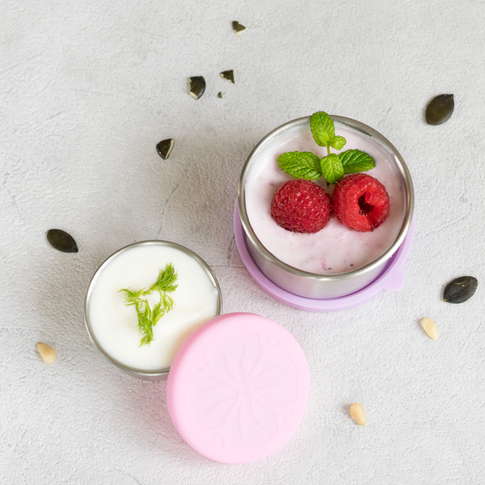 LEKKABOX® Dipper – zestaw 2 stalowych pojemników 50 ml i 100 ml na sosy, dipy i przyprawy, z szczelnymi silikonowymi pokrywkami.