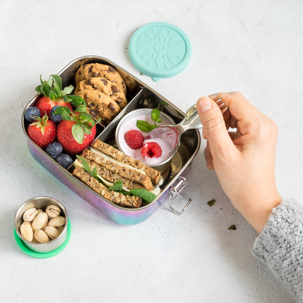 LEKKABOX® Dipper – zestaw 2 stalowych pojemników 50 ml i 100 ml na sosy, dipy i przyprawy, z szczelnymi silikonowymi pokrywkami.