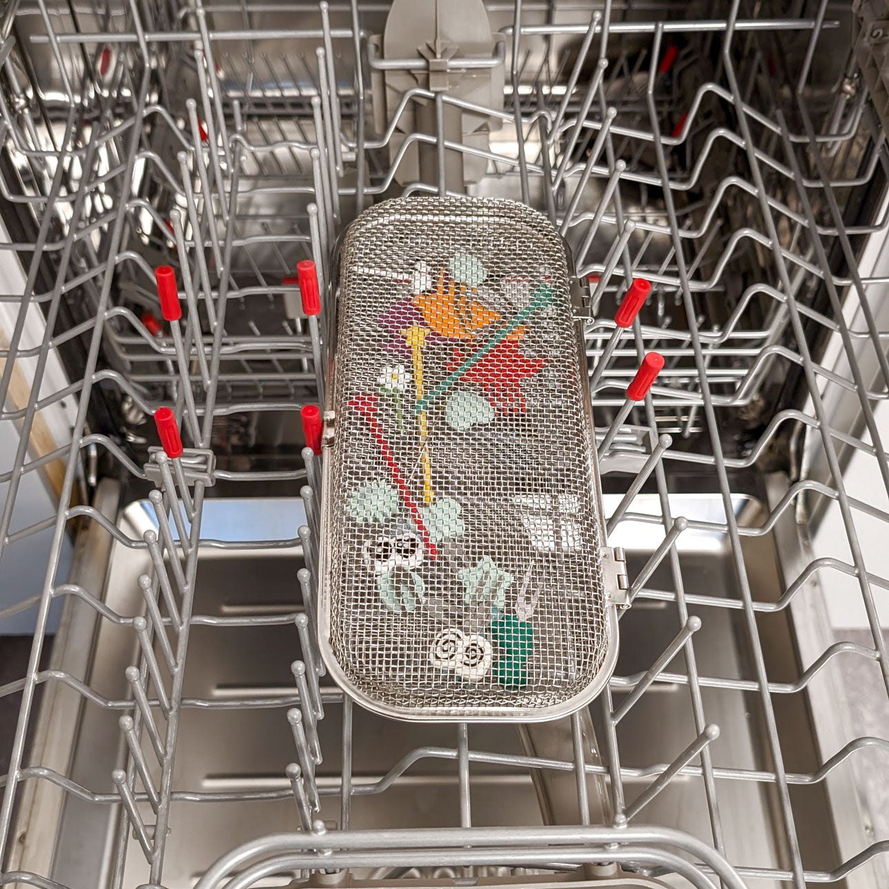 Koszyk na akcesoria do zmywarki Lekkabox - stal nierdzewna, idealny do mycia małych elementów lunchboxa. Trwały i bez plastiku.