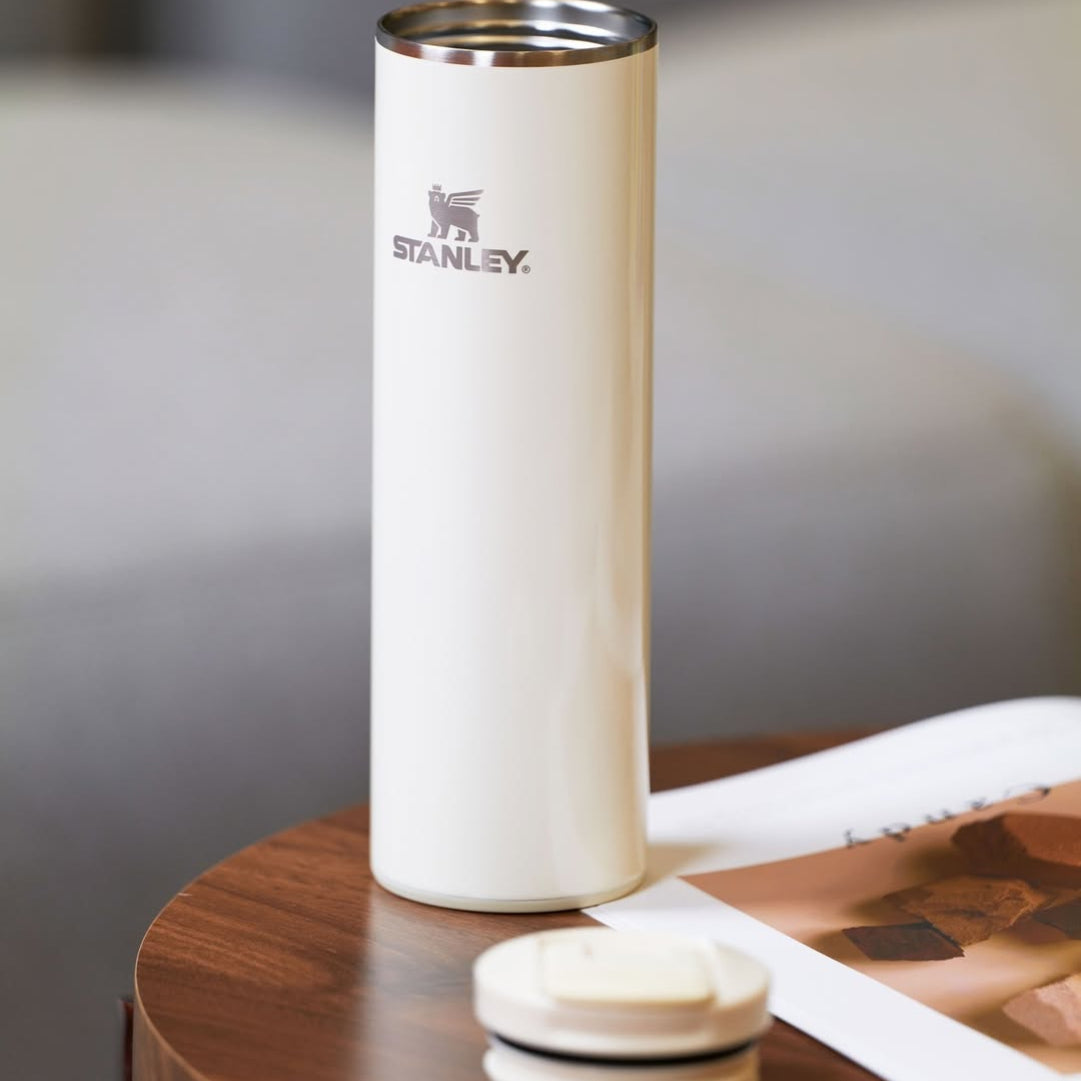Kubek Stanley AeroLight™ 590 ml – lekka konstrukcja ze stali nierdzewnej w odcieniu kremowym