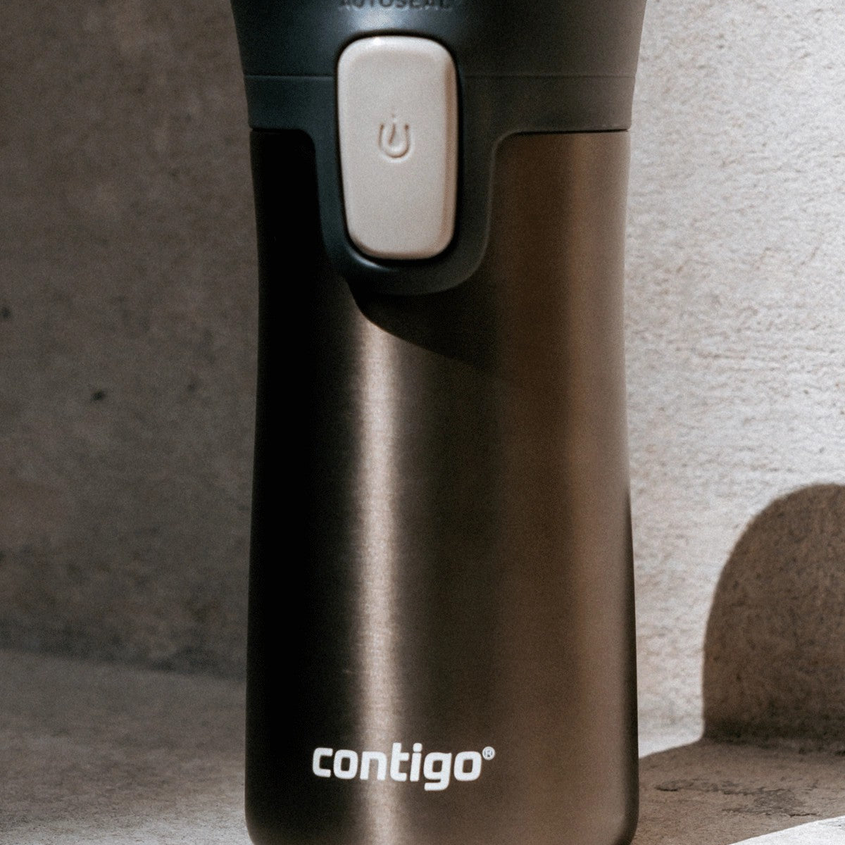 Kubek Contigo Latte 300 ml – mały, lekki i szczelny termos z izolacją na 3 h ciepła i 10 h chłodu.