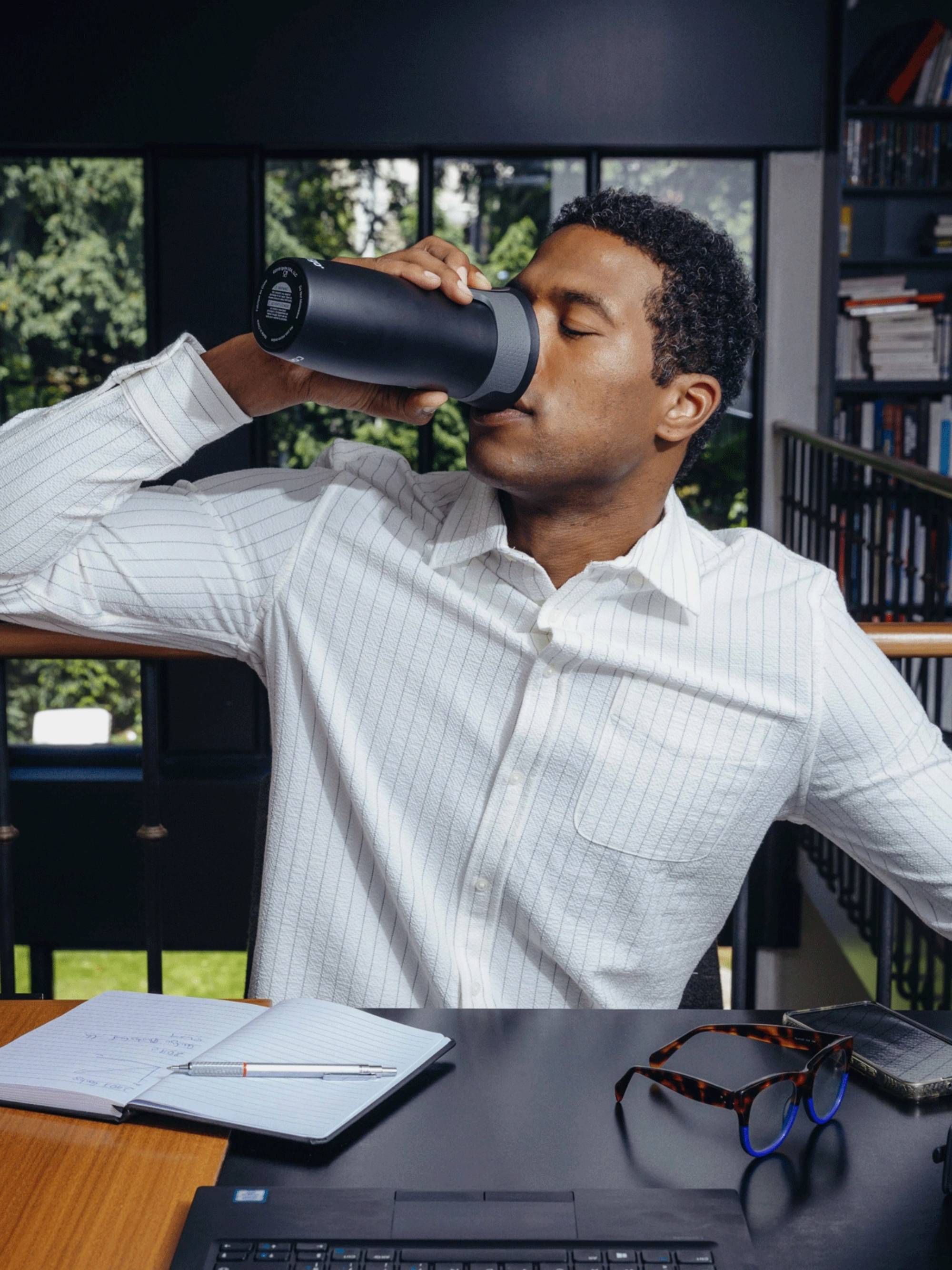 Kubek termiczny Contigo West Loop 470 ml – 100% szczelny, utrzymuje ciepło do 5 h i zimno do 12 h, idealny w podróży, kolor: czarny