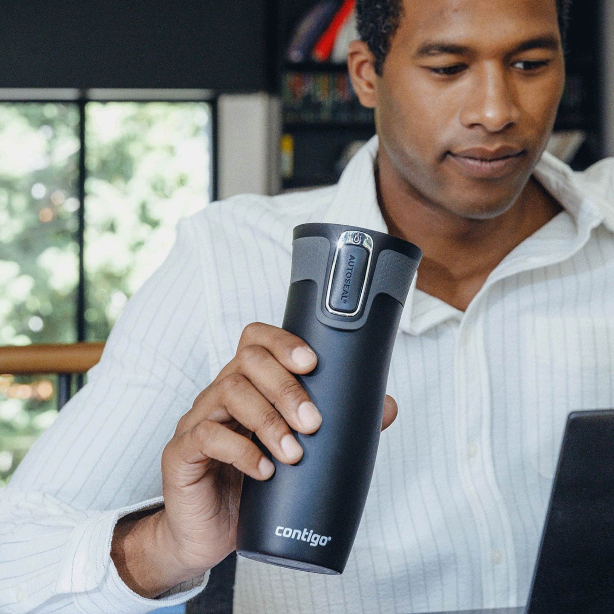 Kubek termiczny Contigo West Loop 470 ml – 100% szczelny, utrzymuje ciepło do 5 h i zimno do 12 h, idealny w podróży, kolor: czarny